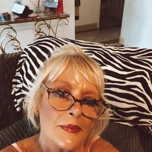 Meet your Posher, Cristal